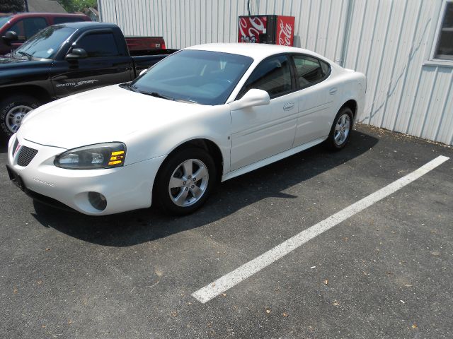 Pontiac Grand Prix 2008 photo 2