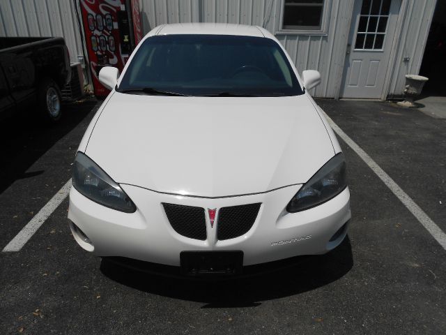 Pontiac Grand Prix 2008 photo 3