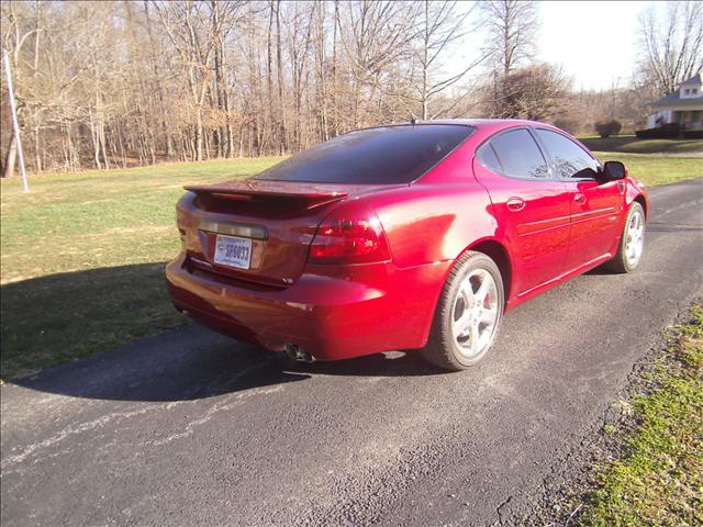 Pontiac Grand Prix 2008 photo 2