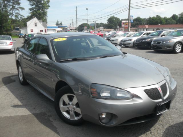 Pontiac Grand Prix 2008 photo 4