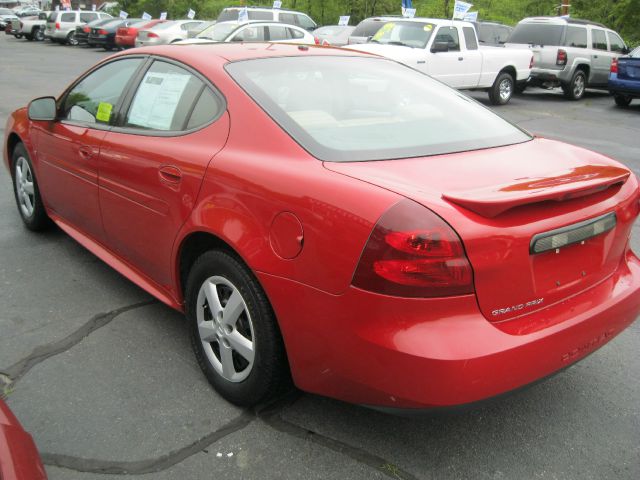 Pontiac Grand Prix 2008 photo 11