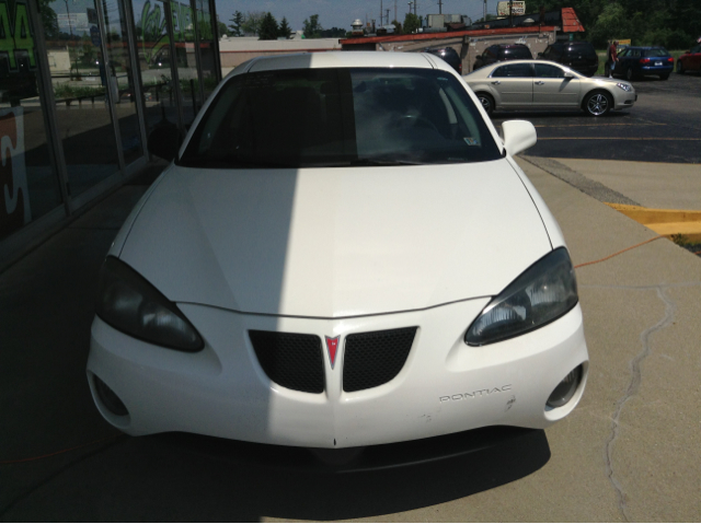 Pontiac Grand Prix 2008 photo 1