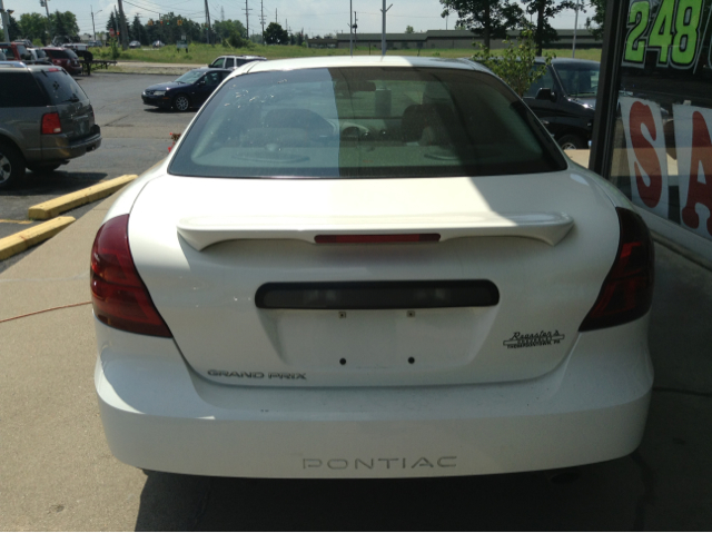 Pontiac Grand Prix 2008 photo 3