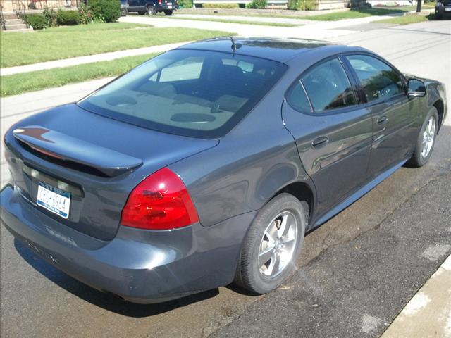 Pontiac Grand Prix 2008 photo 2