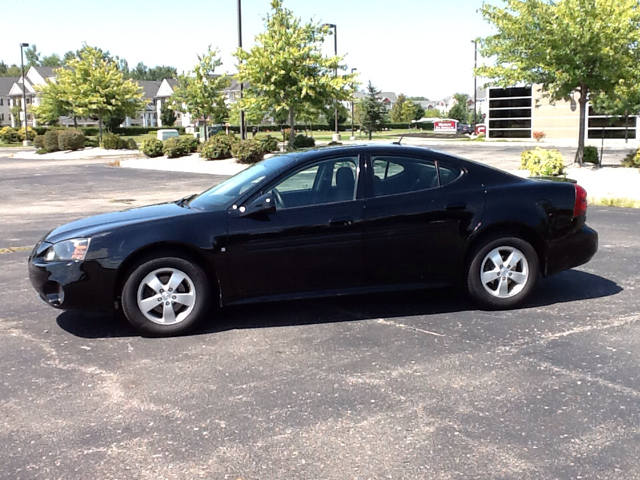 Pontiac Grand Prix 2008 photo 2