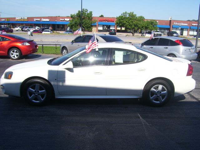 Pontiac Grand Prix 2008 photo 1