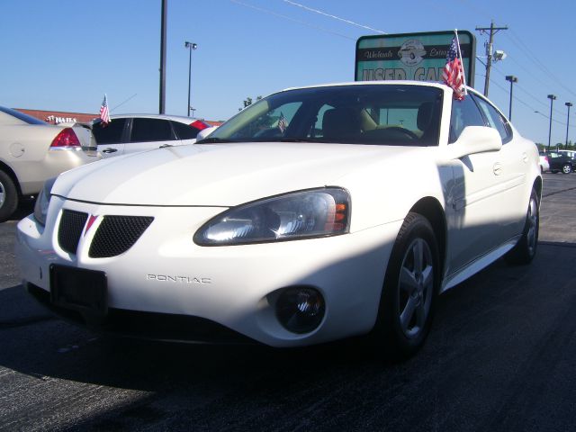 Pontiac Grand Prix 2008 photo 11