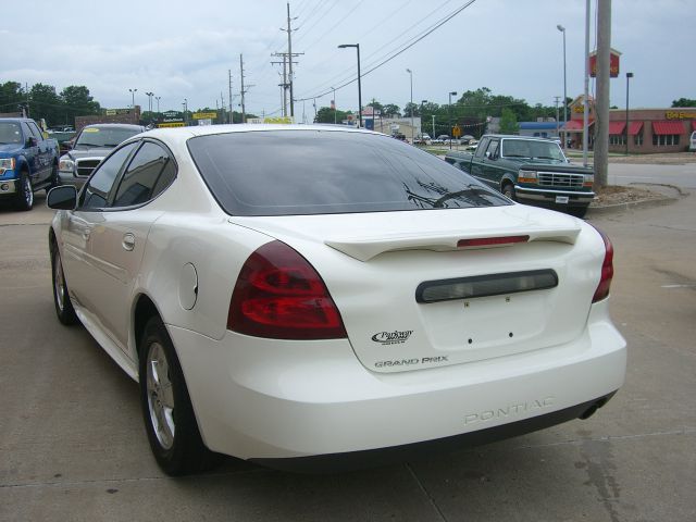 Pontiac Grand Prix 2008 photo 1