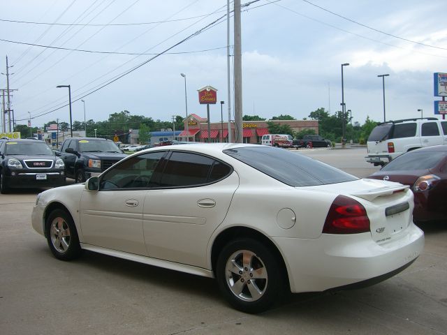 Pontiac Grand Prix 2008 photo 3