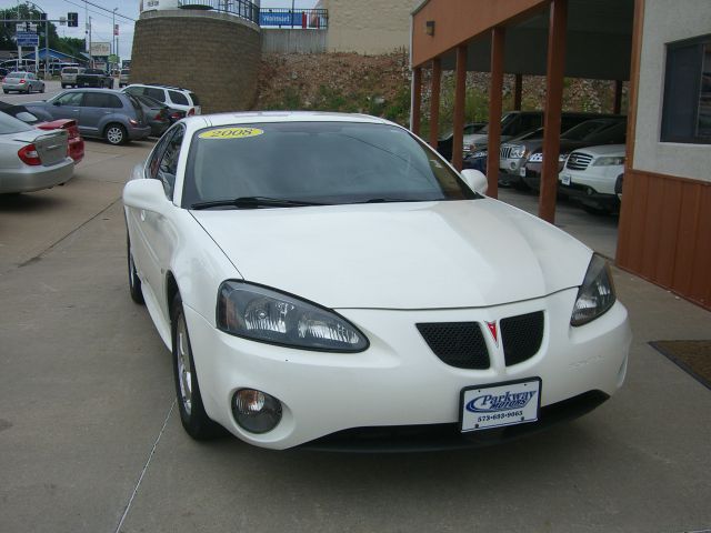 Pontiac Grand Prix 2008 photo 4