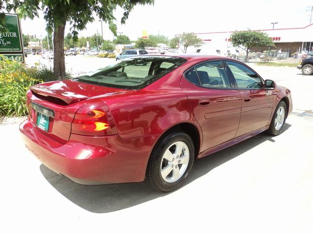 Pontiac Grand Prix 2008 photo 2