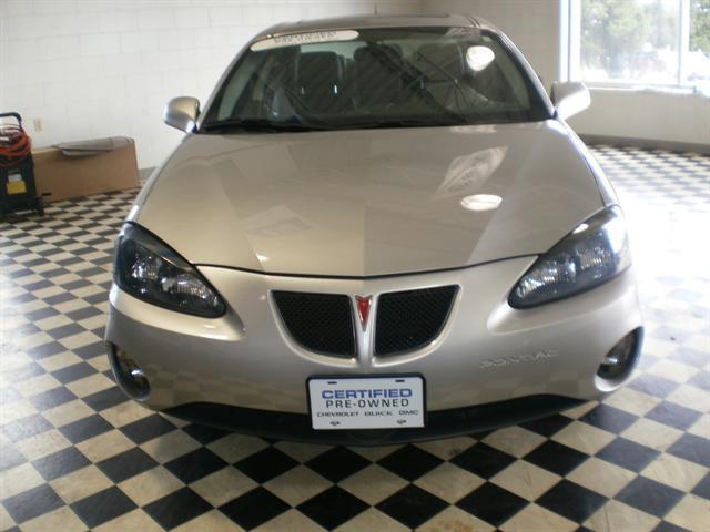 Pontiac Grand Prix 2008 photo 2