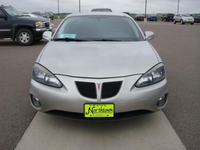 Pontiac Grand Prix 2008 photo 3