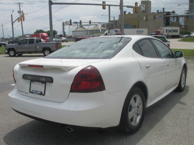 Pontiac Grand Prix 2008 photo 1