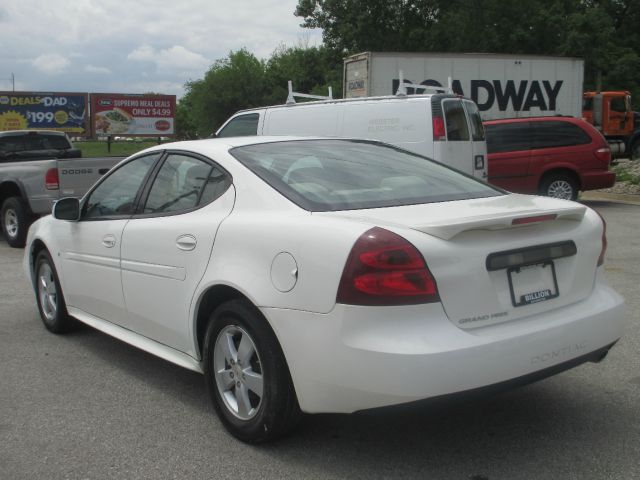 Pontiac Grand Prix 2008 photo 13