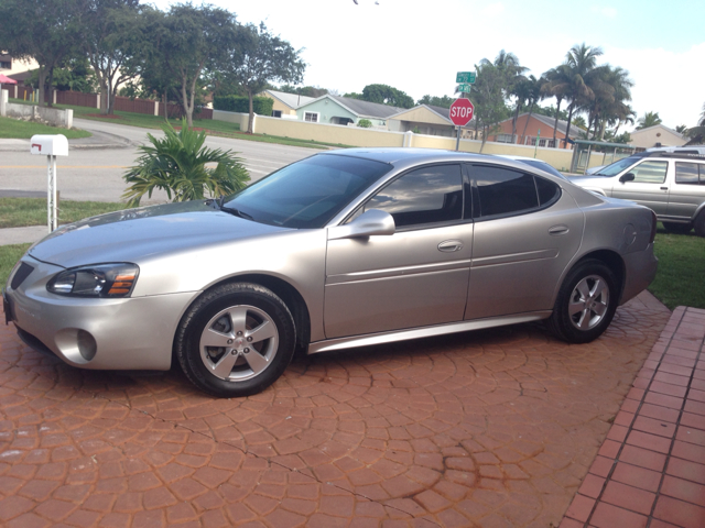 Pontiac Grand Prix 2008 photo 3