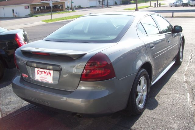 Pontiac Grand Prix 2008 photo 1