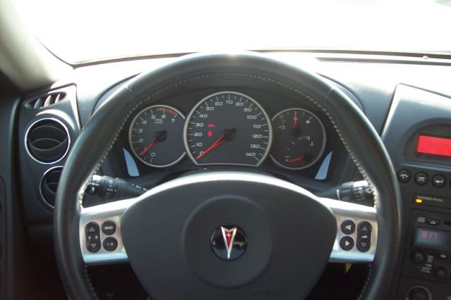 Pontiac Grand Prix 2008 photo 2