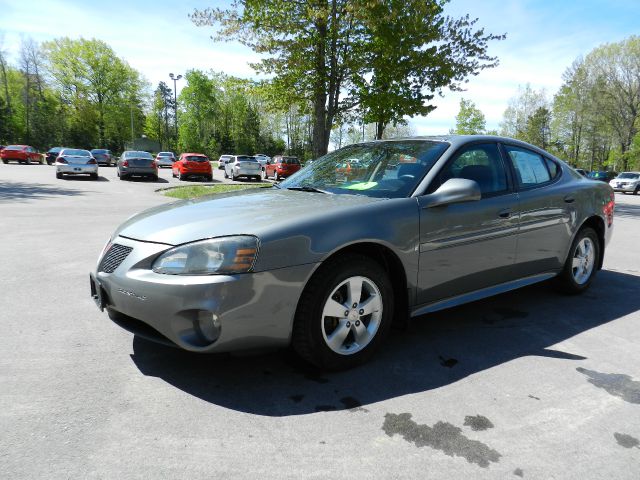 Pontiac Grand Prix 2008 photo 12