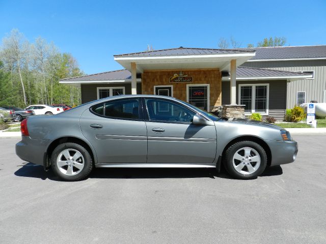 Pontiac Grand Prix 2008 photo 4