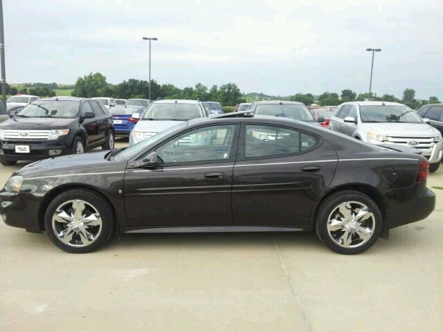 Pontiac Grand Prix 2008 photo 4