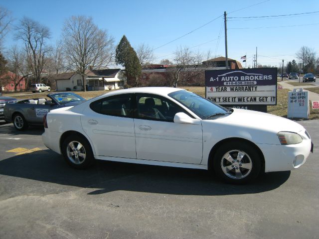 Pontiac Grand Prix 2008 photo 1