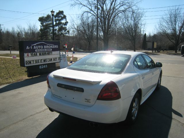 Pontiac Grand Prix 2008 photo 3