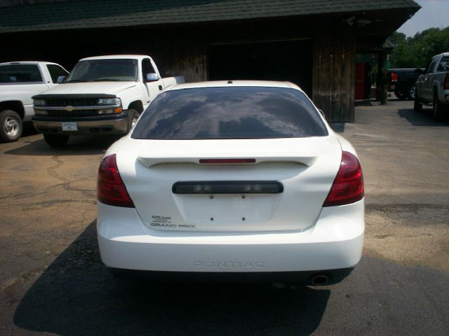 Pontiac Grand Prix 2008 photo 4