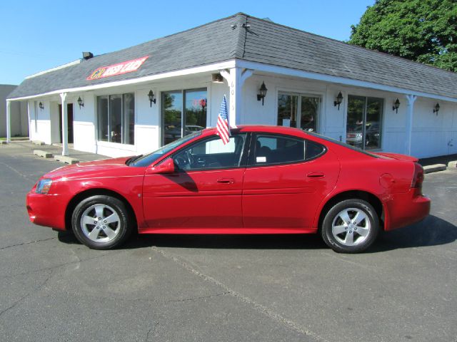 Pontiac Grand Prix 2008 photo 2