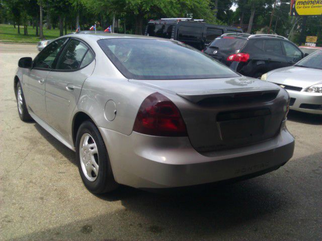 Pontiac Grand Prix 2008 photo 10