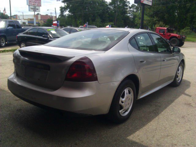 Pontiac Grand Prix 2008 photo 11