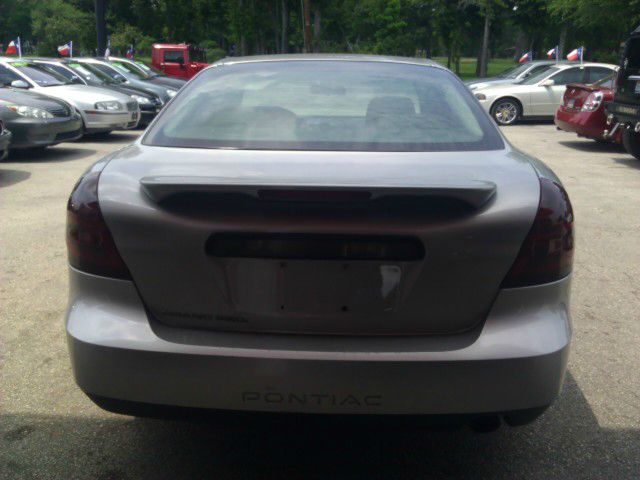 Pontiac Grand Prix 2008 photo 16