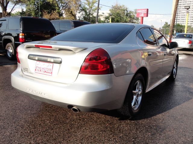 Pontiac Grand Prix 2008 photo 2