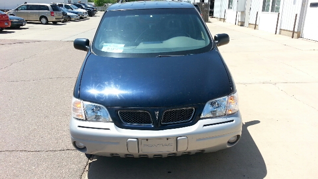 Pontiac Montana 2000 photo 1