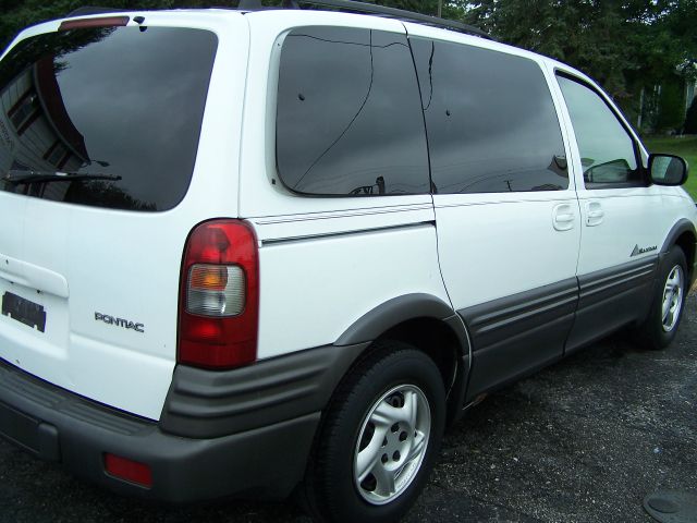 Pontiac Montana 2000 photo 1