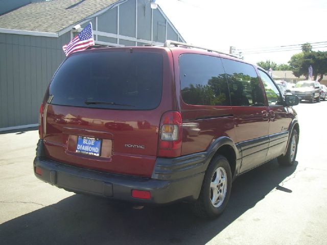 Pontiac Montana 2000 photo 1