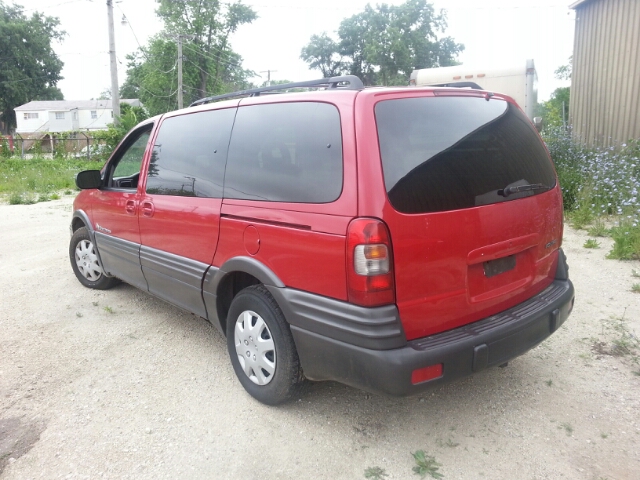 Pontiac Montana 2000 photo 1