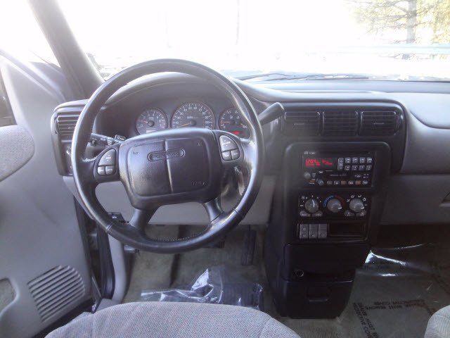 Pontiac Montana 2001 photo 3