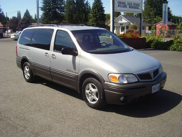 Pontiac Montana 2001 photo 2