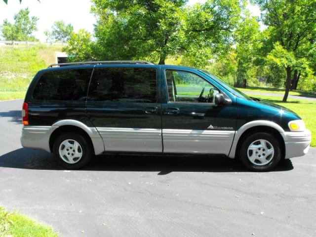 Pontiac Montana 2001 photo 3