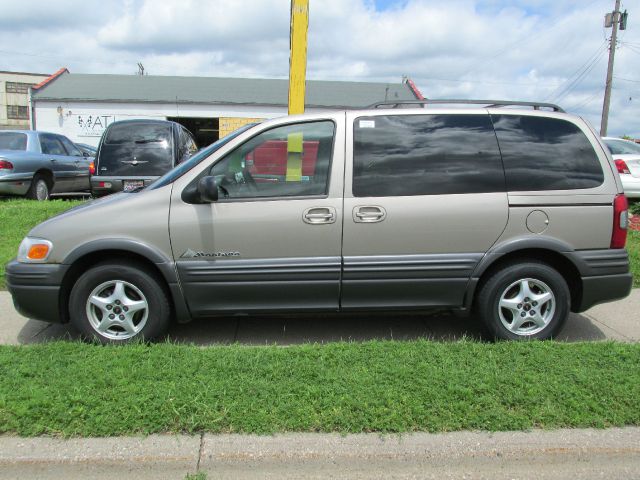 Pontiac Montana 2002 photo 1