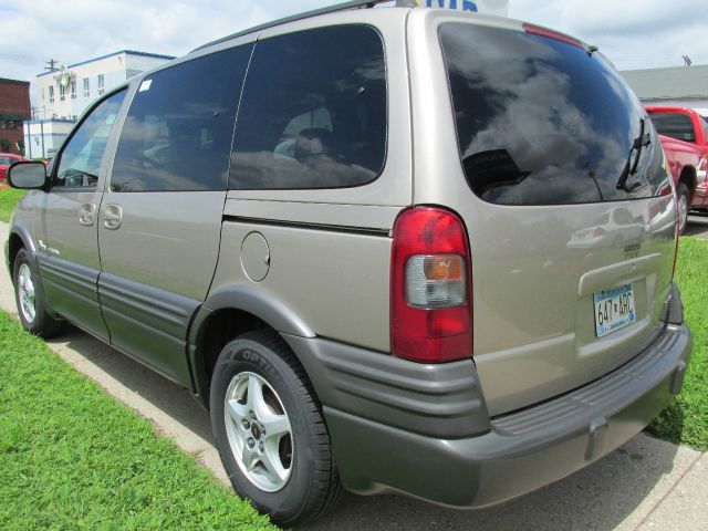 Pontiac Montana 2002 photo 2