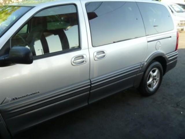 Pontiac Montana 2002 photo 2