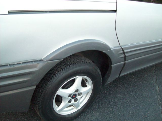 Pontiac Montana 2002 photo 3