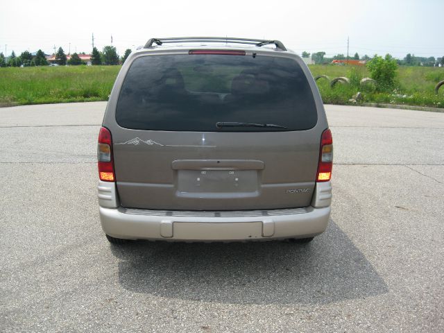 Pontiac Montana 2002 photo 1