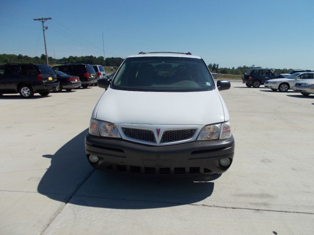 Pontiac Montana 2002 photo 1