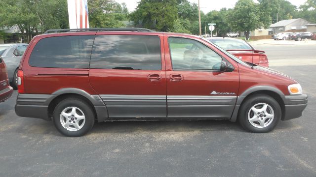 Pontiac Montana 2002 photo 2