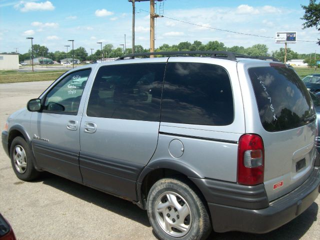 Pontiac Montana 2002 photo 1