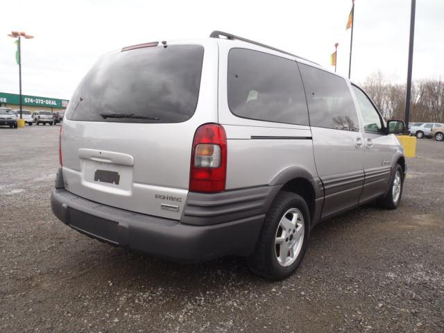 Pontiac Montana 2003 photo 2