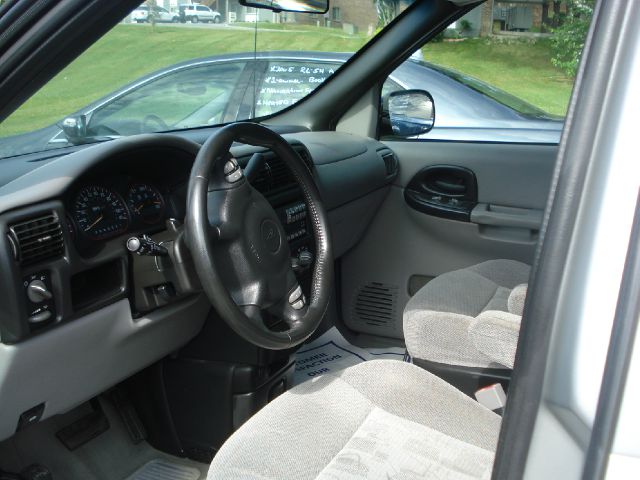 Pontiac Montana 2003 photo 3